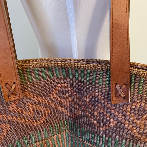 Vintage Woven Sisal Tote Bag Leather Handles Purple Green Pattern - Picture 4 of 6